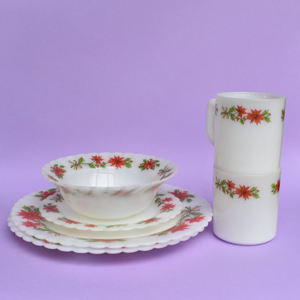 Indopal • milk glass set